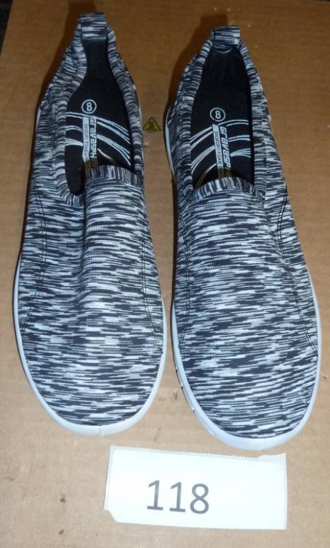 lot 118 image: womens size 8 slip on shoe...