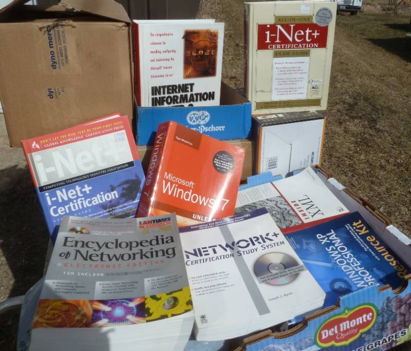lot 126 image: Computer networking troubleshooting...