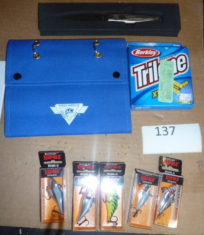 lot 137 image: New fishing worm bag folder with a ...