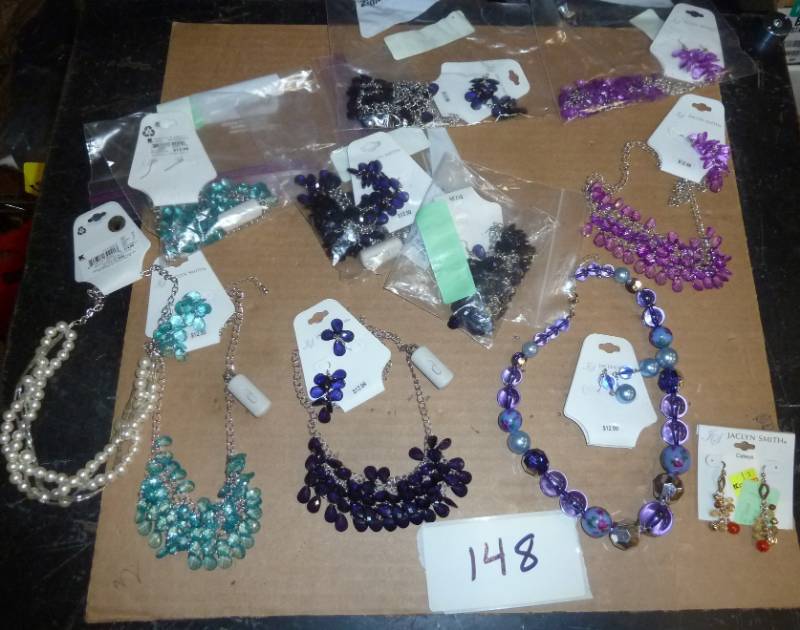 lot 148 image: lot of womens necklaces...
