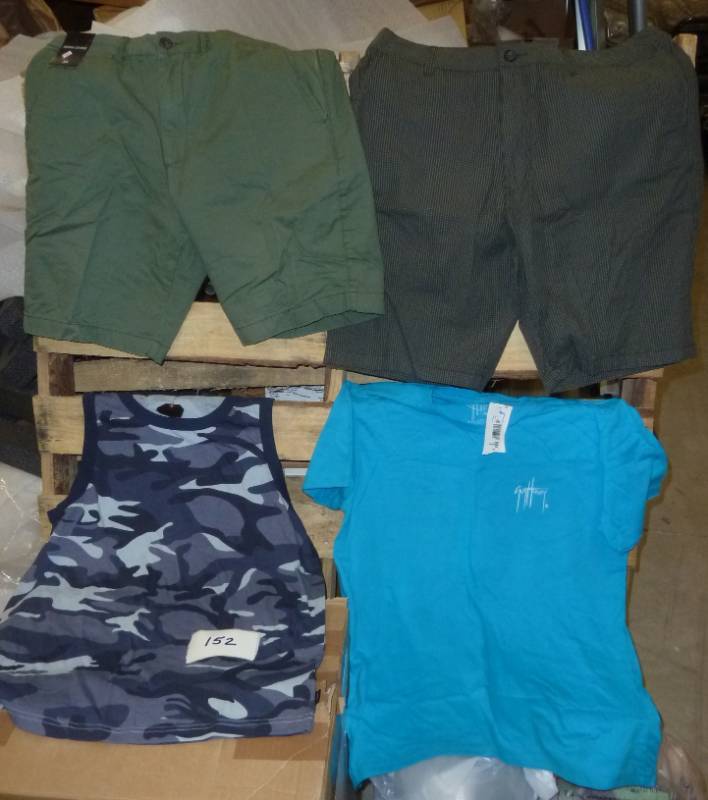 lot 152 image: 2 new Mens Adam Levine shorts size ...