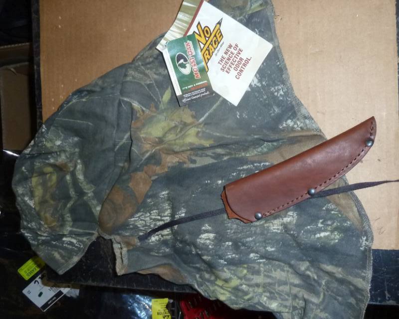 lot 166 image: new mossy oak head cover, scent con...