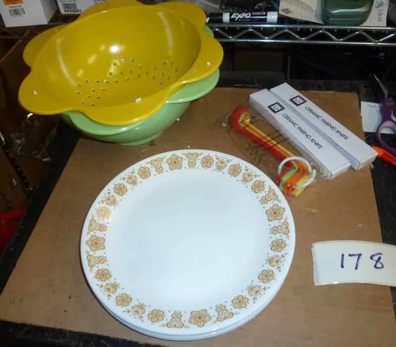 lot 178 image: 6 corelle dinner plates 10, 2 stra...