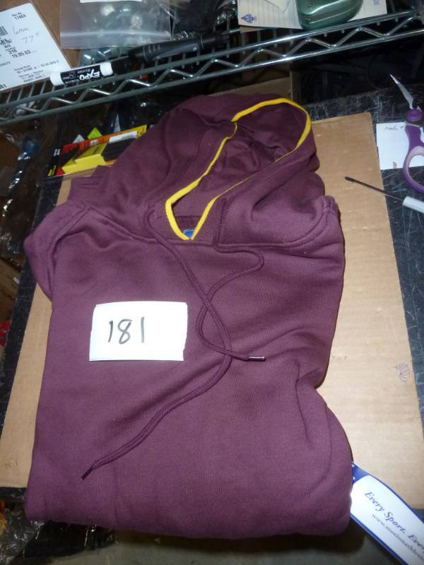 lot 181 image: mens new 2XL gophers colors hooded ...