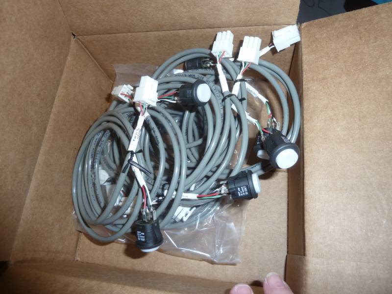 lot 190 image: lot of 11 new pushbutton switches...