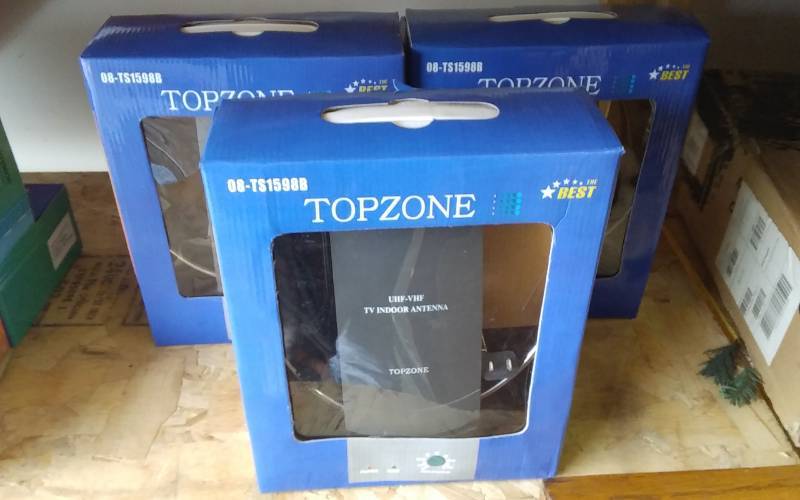 lot 10 image: 3 Top Zone Amplified Indoor Antennas