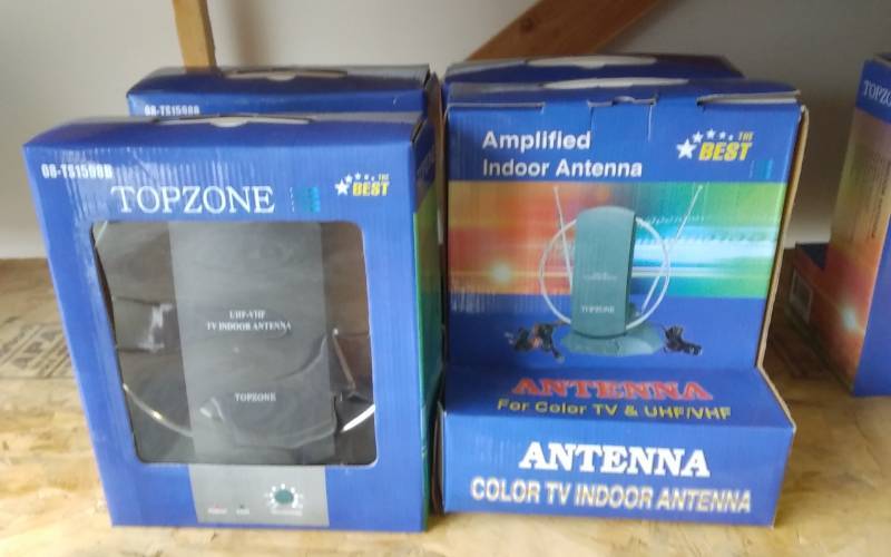 lot 11 image: 4 Top Zone Amplified Indoor Antennas