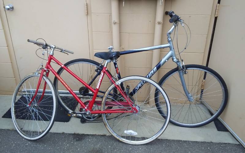 lot 27 image: 2-Bikes Sheffield & Specialized Brands