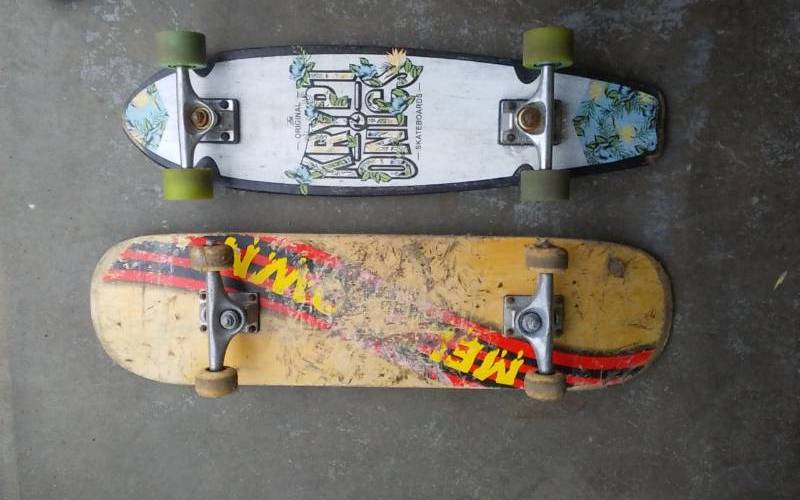 lot 29 image: 2-Skateboards