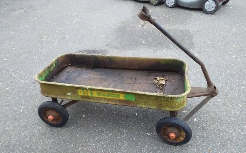 lot 30 image: Vintage AMF Green 8X Wagon