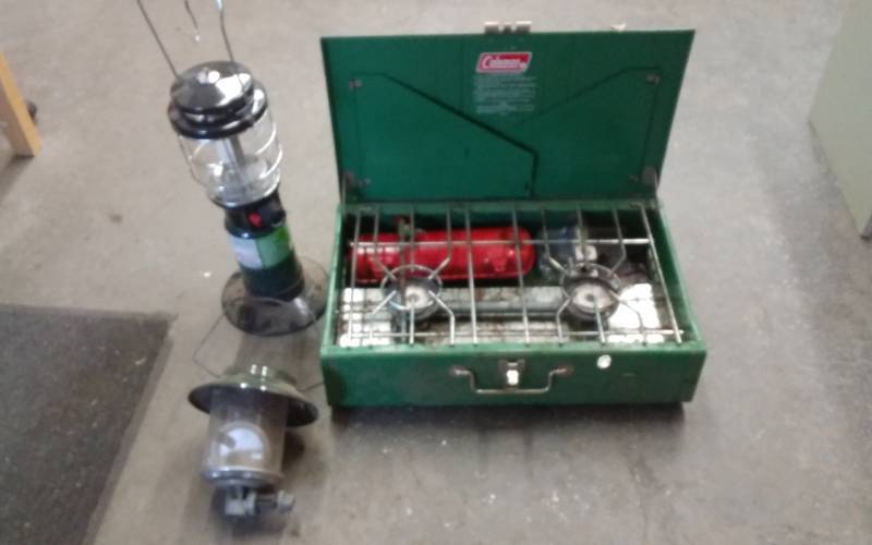 lot 33 image: Coleman Camp Stove & 2-Coleman Lanterns