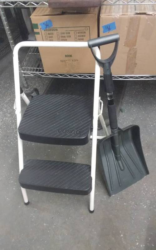 lot 48 image: Cosco Folding Stool, Snow Shovel With Telescoping Handle For The Car
