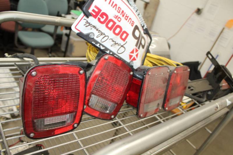 lot 173 image: Carquest Trailer Lights