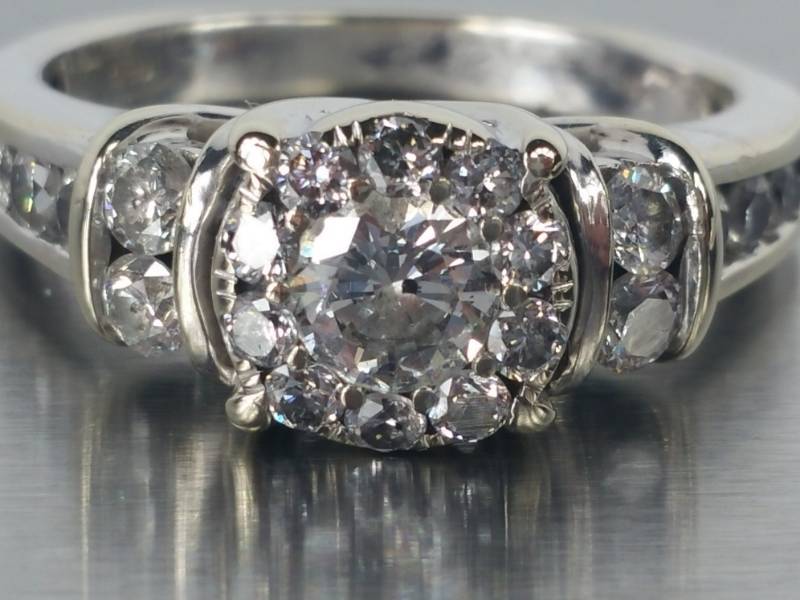 lot 2 image: 2 CT Diamond Ring in Beautiful 14k White Gold Setting