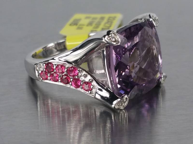 lot 25 image: Beautiful Amethyst and Pink Sapphire Sterling Silver Ring