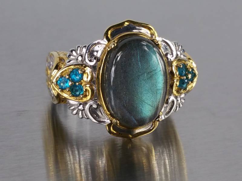 lot 39 image: Gems en Vogue Labradorite Designer Estate Ring in Sterling Silver