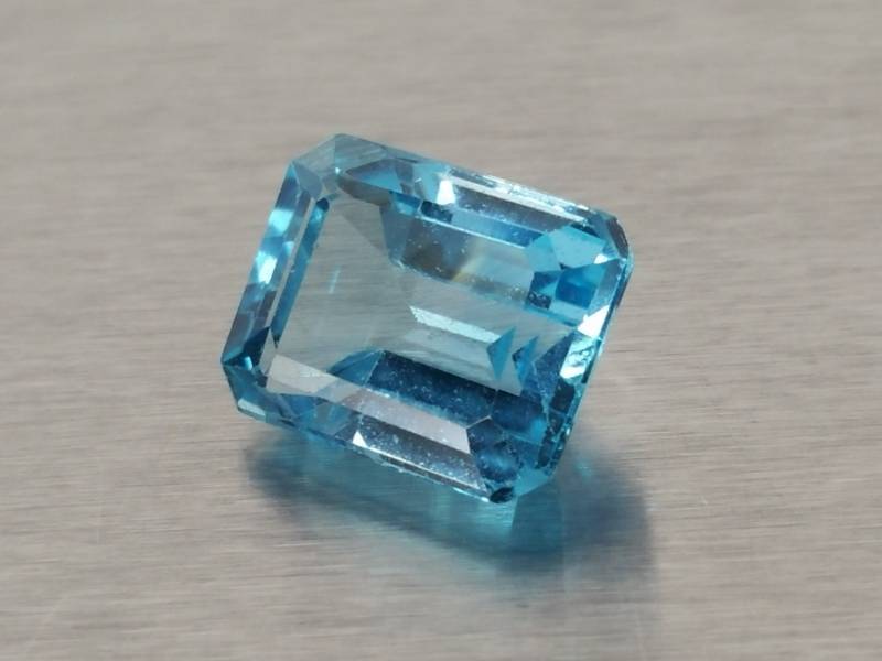 lot 47 image: Blue Swiss Topaz Loose Stone