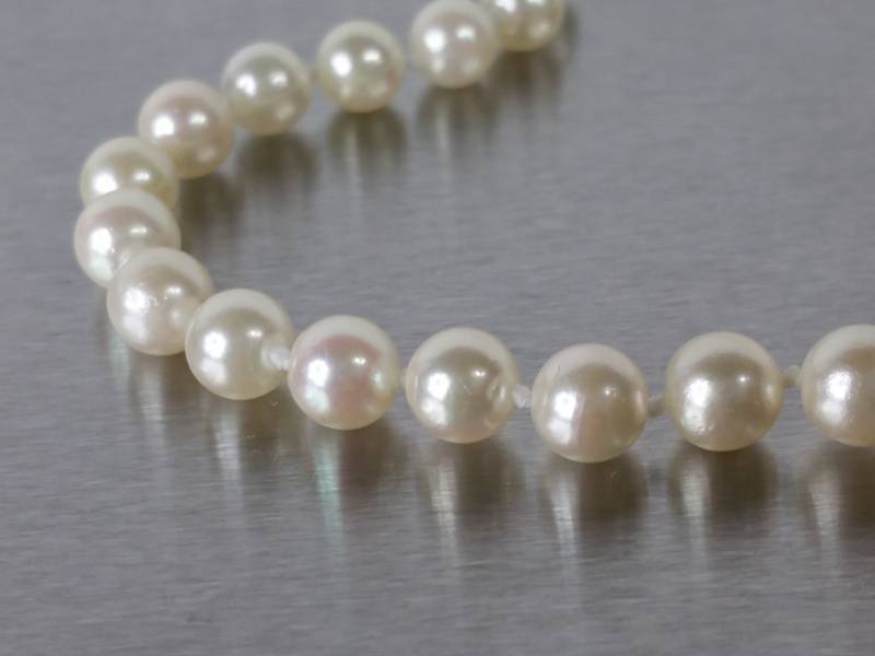 lot 18 image: High-end White Pearl 24 Estate Necklace in 14k Yellow Gold