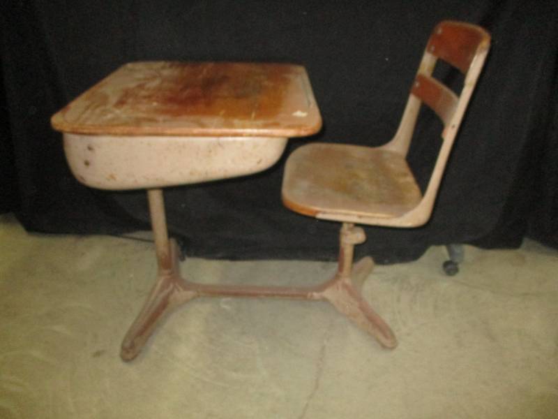 Old School Desk in very nice condition