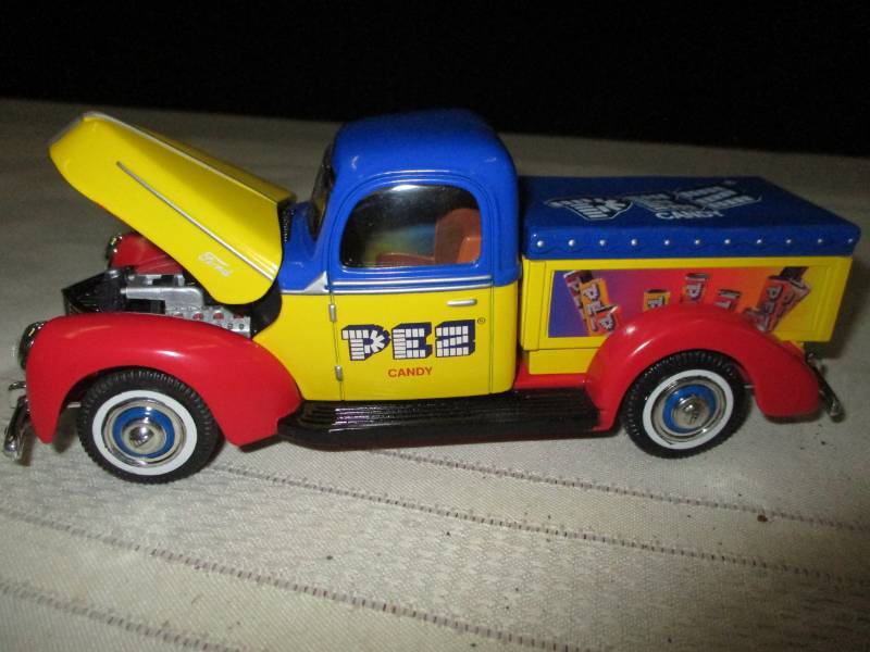 ford -40 Pez Candy Truck
