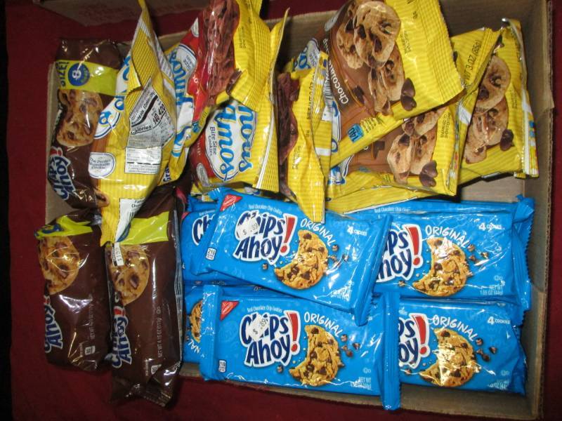 34 Famous Amous cookies, Chips a hoy and other cookies