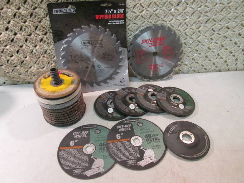 lot 14 image: Lot of Misc Grinding Discs and Saw ...