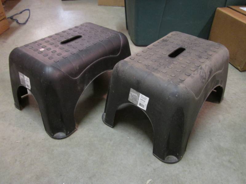 lot 21 image: Lot of 2 Heavy Duty Plastic Step St...