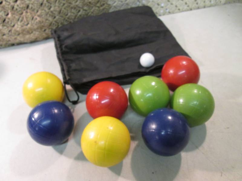 lot 25 image: Bocce Ball Set  CS...