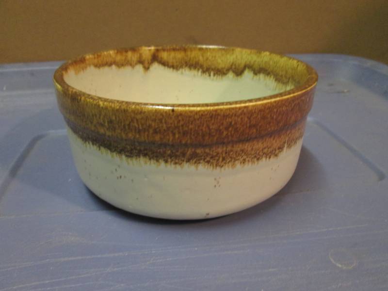 lot 32 image: McCoy Bowl 7 Wide  C-3...