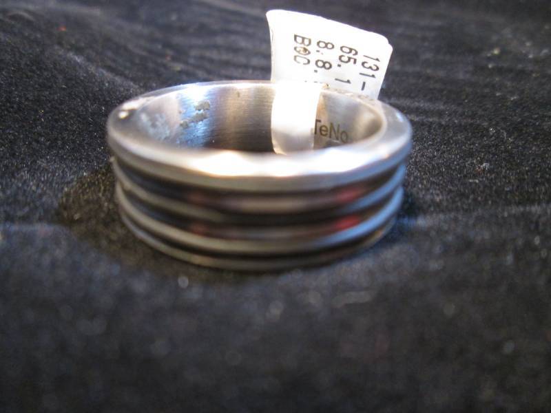 lot 52 image: TeNo Band Ring Size 8.5  FS...