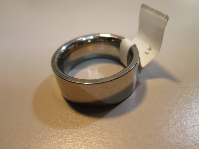 lot 58 image: Titanium NSD Band Ring 9mm Size 10 ...