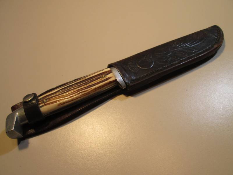 lot 63 image: Vintage 9.5 Q-Steel Knife wth Shea...