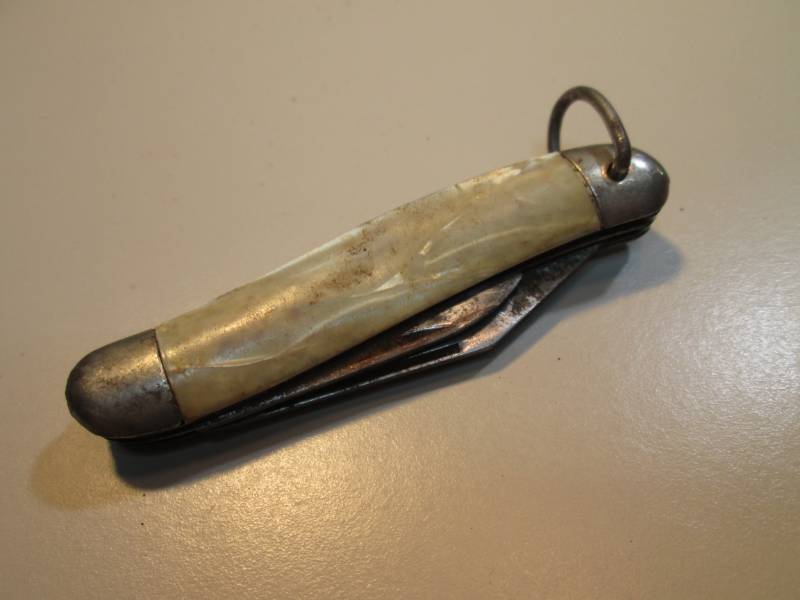 lot 69 image: Vintage USA 2-Blade Pocket Knife 3...