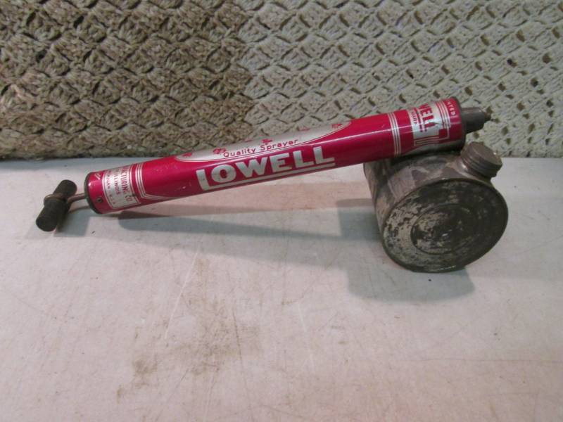 lot 84 image: Vintage Lowell Sprayer 16 Long  EC...