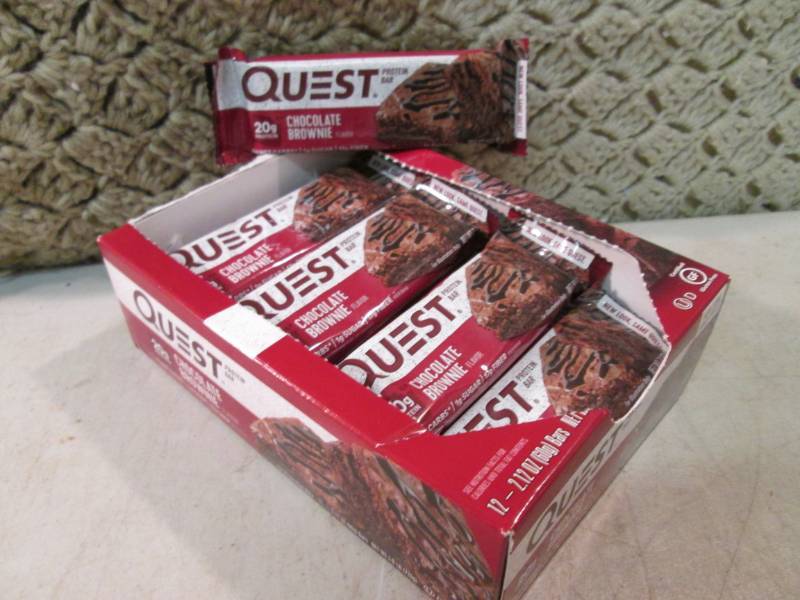 lot 167 image: Box of 12 Quest Chocolate Brownie P...
