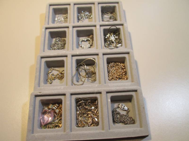 lot 179 image: Tray of Misc Necklaces  RMDR...