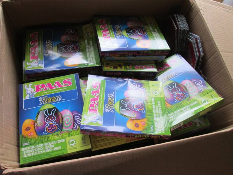 lot 207 image: Huge Lot of Egg Coloring Kits and B...