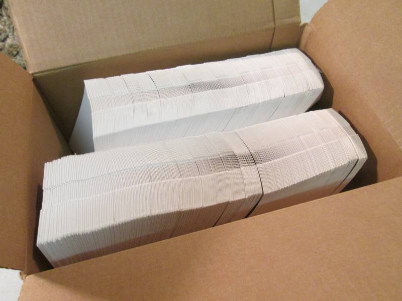 lot 213 image: Case of 500 5.25 Hot Dog Sleeves  ...