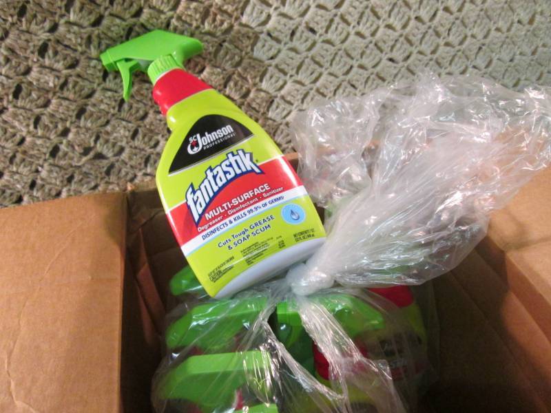 lot 214 image: 9 Bottles of Fantastik Multi Surfac...