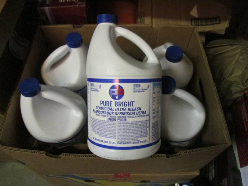 lot 216 image: 6 1 Gallon Bottles of Pure Bright G...