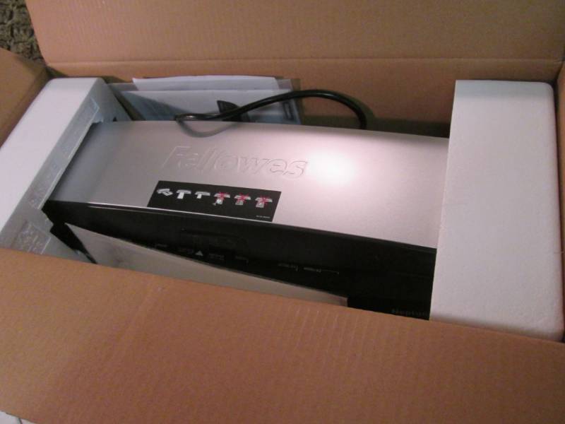 lot 230 image: Fellowes Neptune 3 (25 Laminator Op...