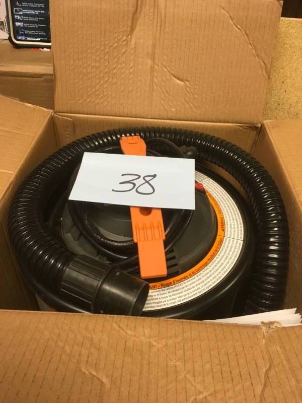 lot 38 image: RIDGID 5 Gal. 3.0-Peak HP Ash Canister Vacuum Cleaner in good condition
