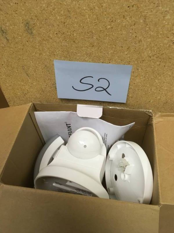 lot 52 image: Defiant 180 Degree White LED Motion Outdoor Security Light in good condition
