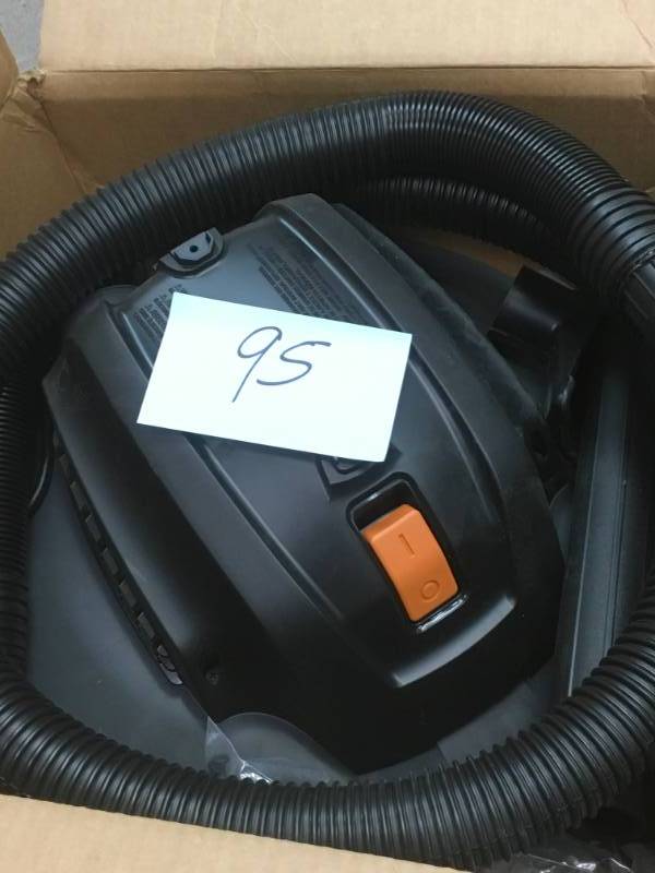 lot 95 image: RIDGID 6 Gal. 3.5-Peak HP NXT WetDry Vac in good condition
