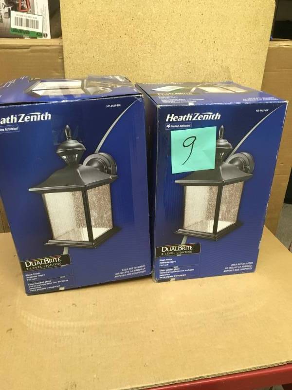lot 9 image: Heath Zenith City Carriage 150° Black Outdoor Motion Sensing Lantern QTY 2 in good condition