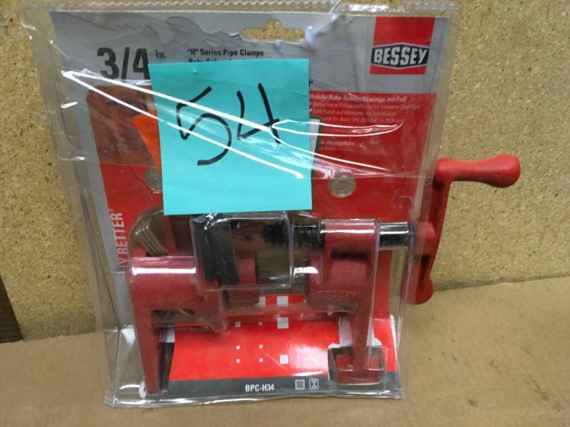 lot 54 image: BESSEY H-Style Pipe Clamp Fixture Set for 34 in. Black Pipe in good condition