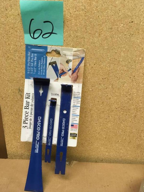 lot 62 image: Dasco Pro Pry Bar Set (3-Piece) in good condition