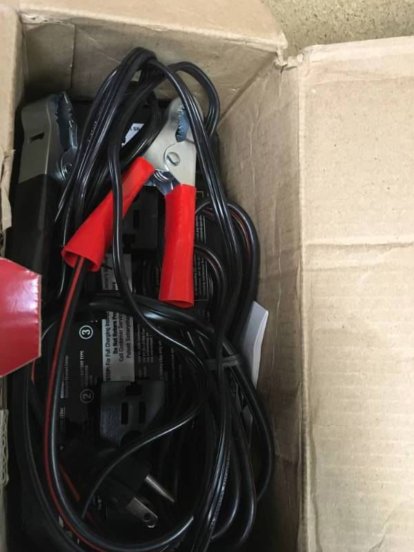lot 85 image: Schumacher Battery Extender 12-Volt, 80 Amp Engine Start, 20 Amp ChargerMaintainer in good condition