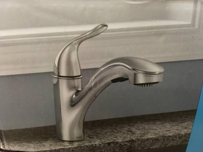 lot 1 image: MOEN Brecklyn Single-Handle Pull-Out Sprayer Kitchen Faucet with Power Clean in Chrome in good condition