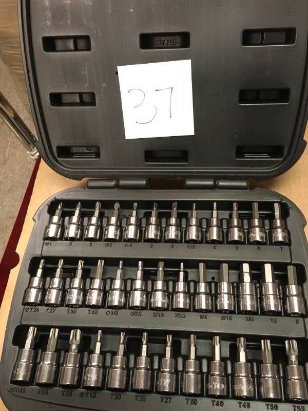 lot 37 image: Husky 38 in. Drive Master Bit Socket Set (37-Piece) n good condition
